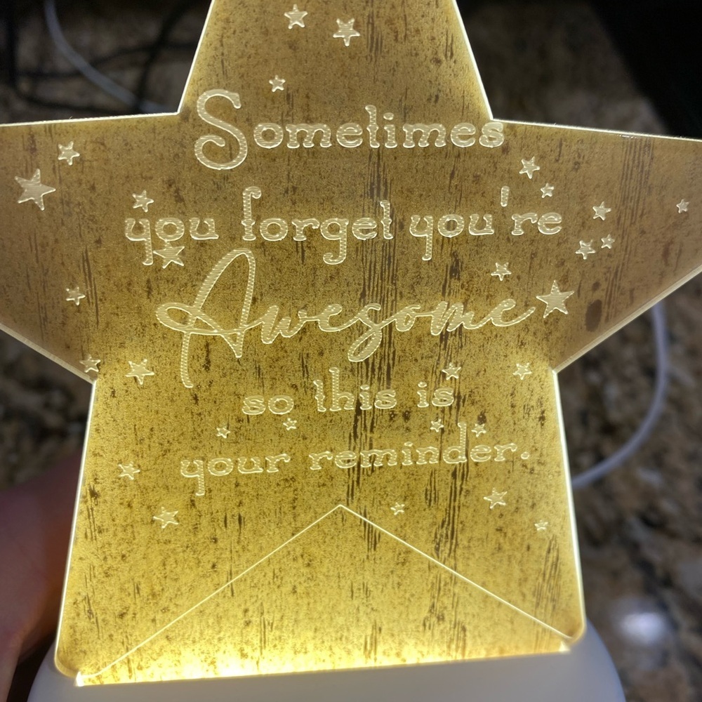 Star-Shaped LED Night Light - Picture 4 of 6